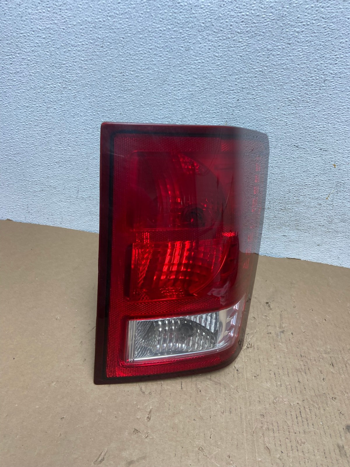 2007 to 2010 Jeep Grand Cherokee Right Passenger Tail Light AD8017 LK2