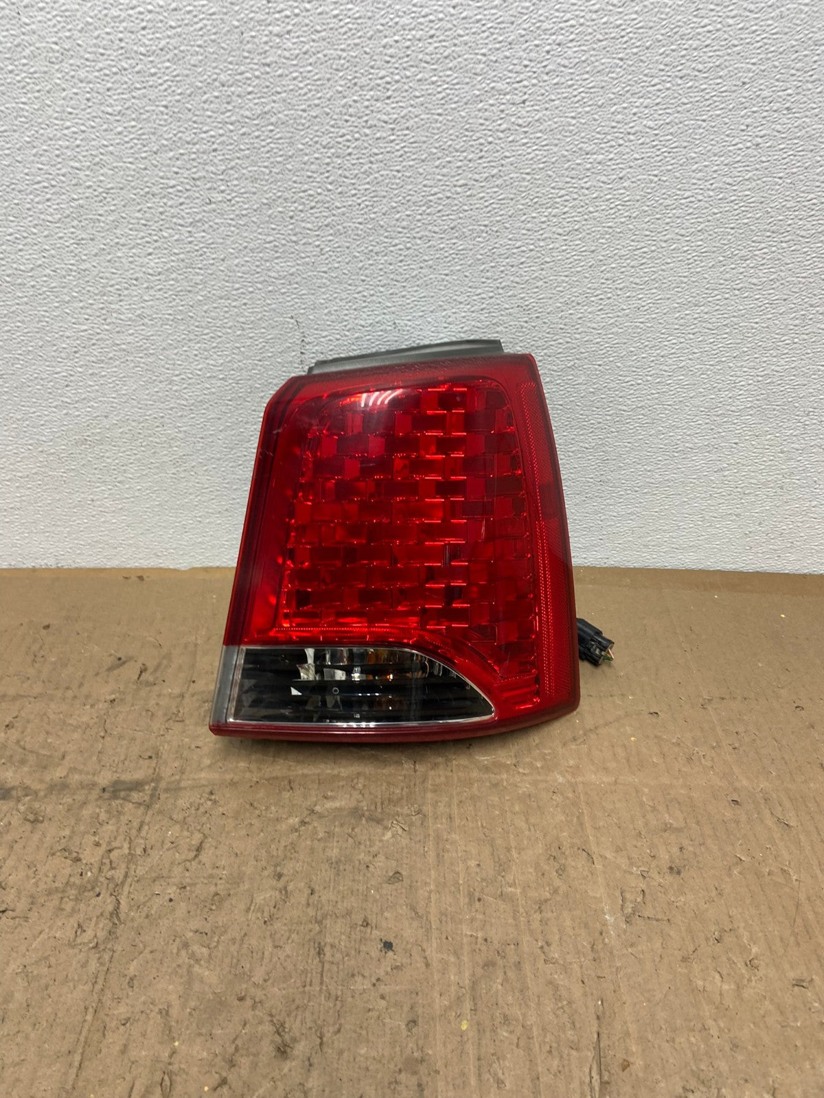 2011 to 2013 Kia Sorento Right Passenger RH Side Tail Light Oem AC0189 LK0