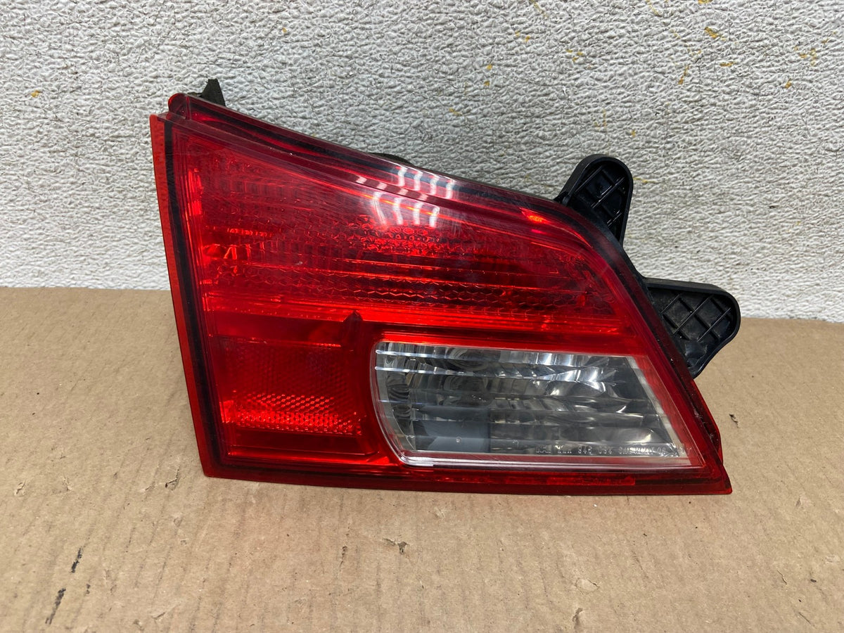 2010-2014 Subaru Outback Left Driver Lh Side Inner Tail Light AH5785 LK0