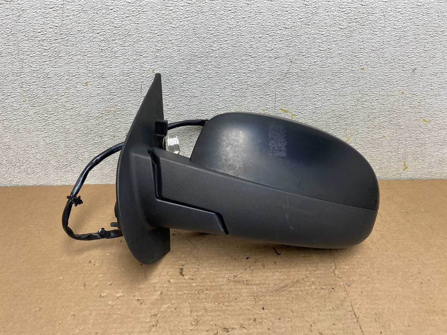 2007-2009 Chevrolet Tahoe Silverado Suburban Left Turn Signal Mirror OE P6394 DG0