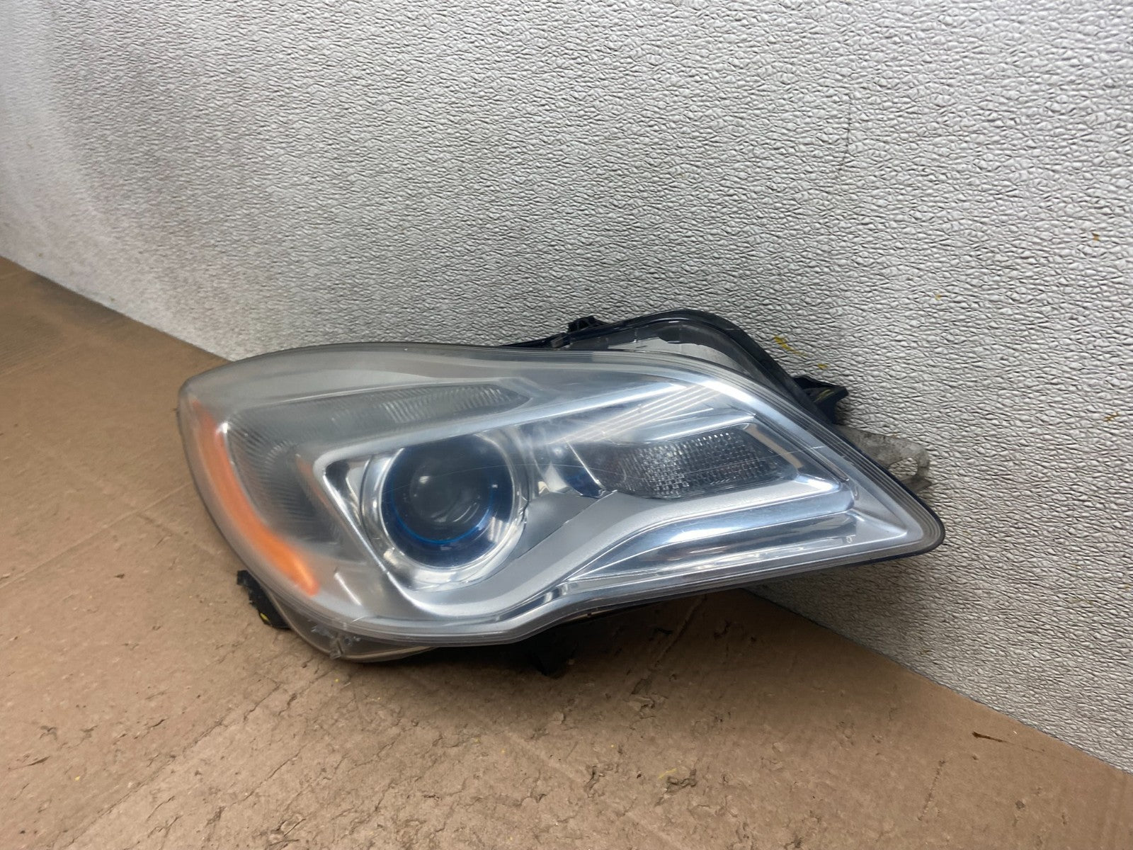 2014 to 2017 Buick Regal Right Passenger RH Side Headlight OEM Y4954 DG1