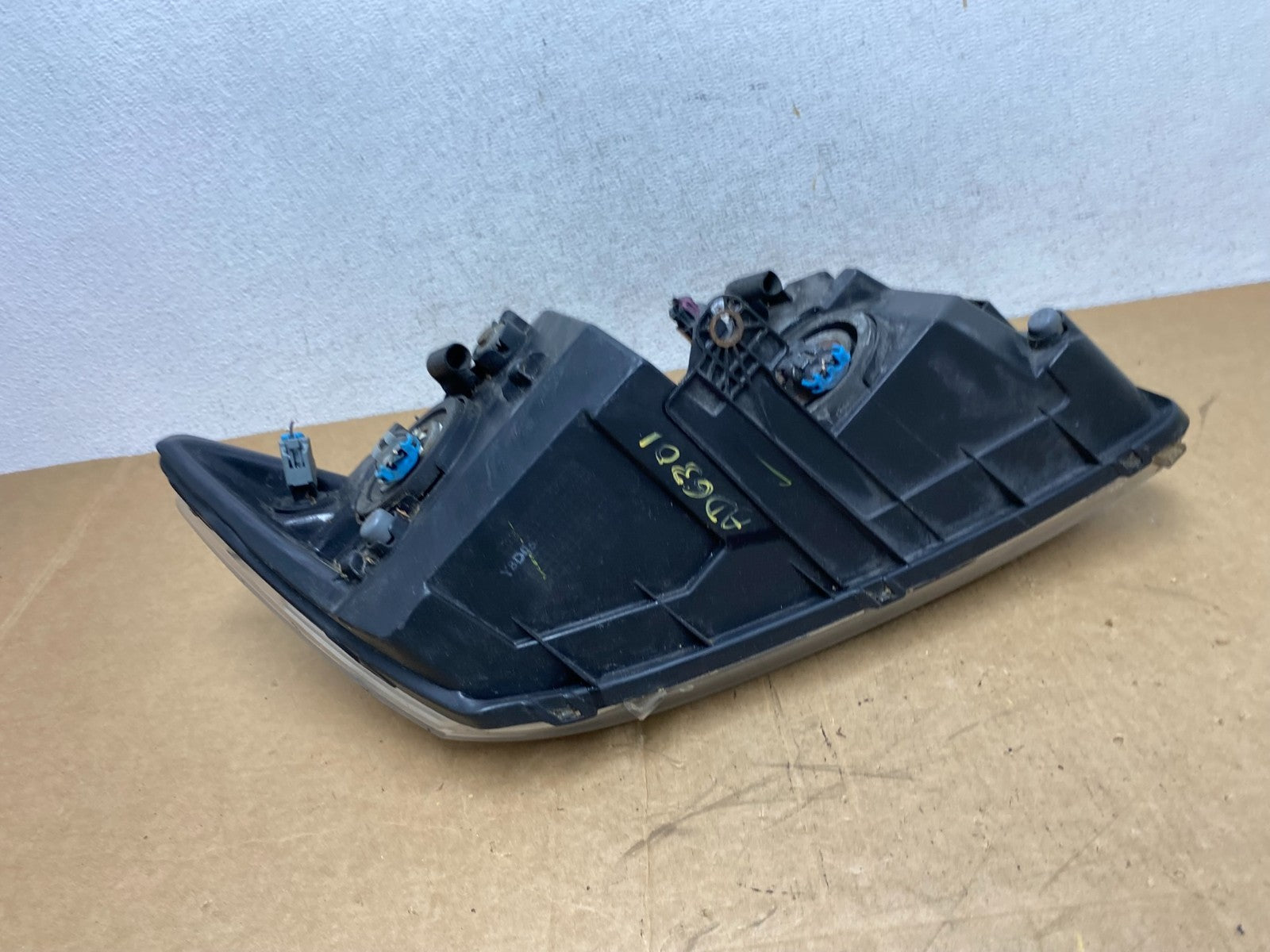 2009 to 2017 Dodge Journey Headlight Left Driver Lh Side Halogen AD6301 DW7