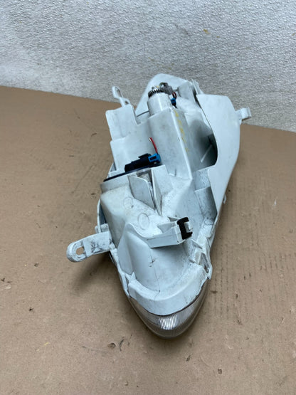 2005 to 2008 Toyota Corolla Right Passenger RH side Headlight AB5944 DW8