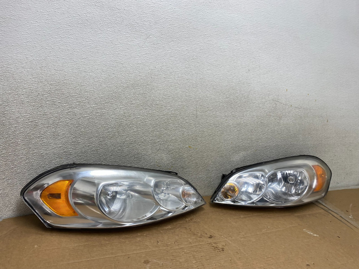 2006 - 2013 Chevrolet Impala Left+Right Set Headlights Halogen Z1395 DW2