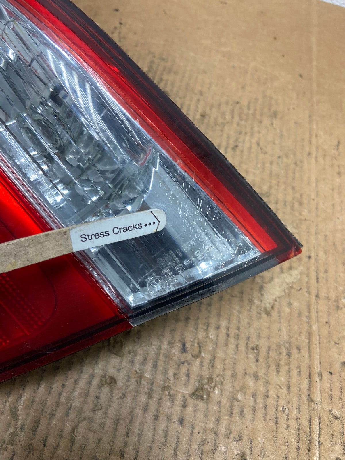 2000-2001 Infiniti i30 Right Passenger Rh Side Tail Light Inner AE1513 LK3