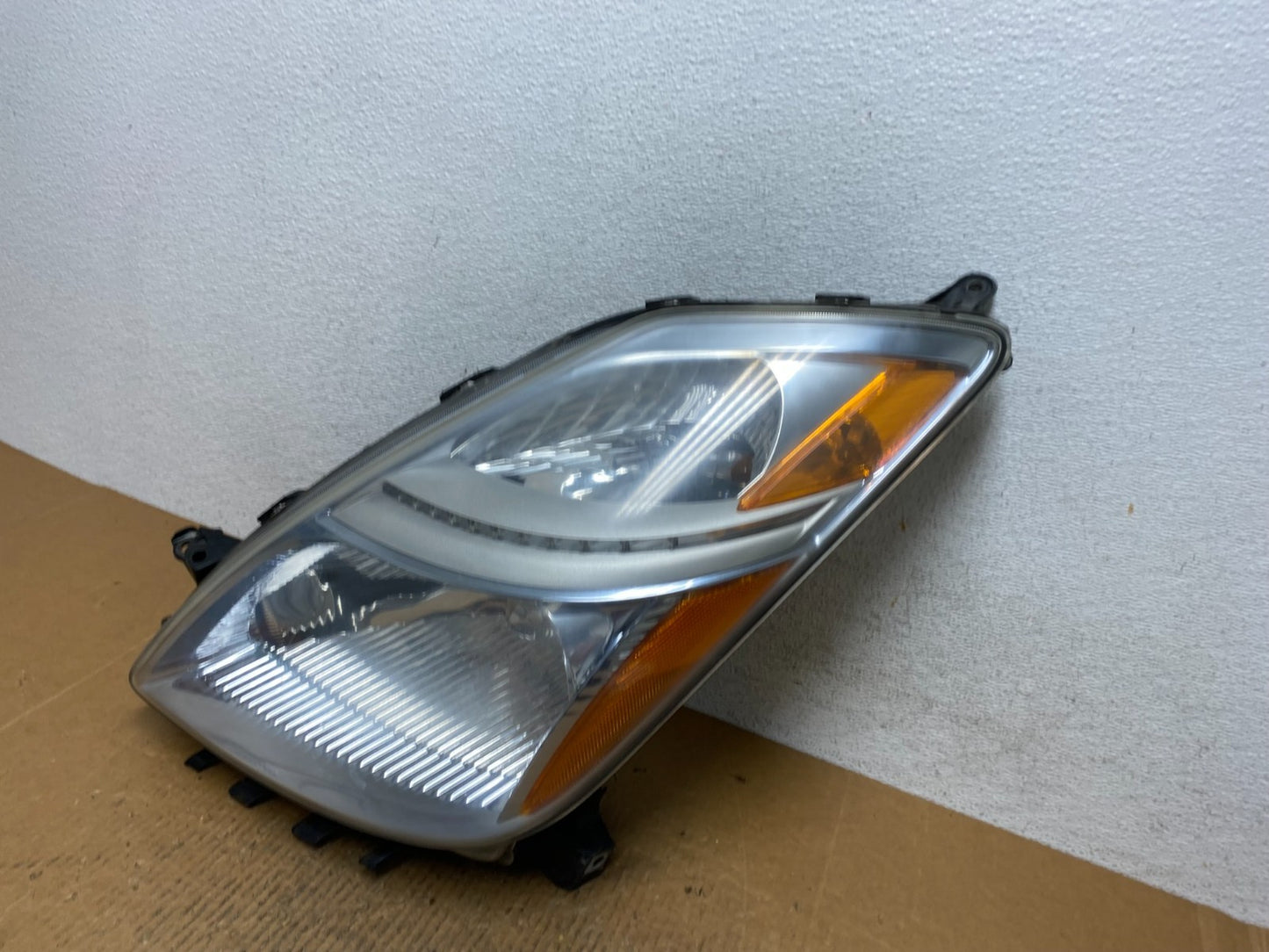 2006-2009 Toyota Prius Left Driver LH Side Blue Headlight Halogen AE1675 DW1
