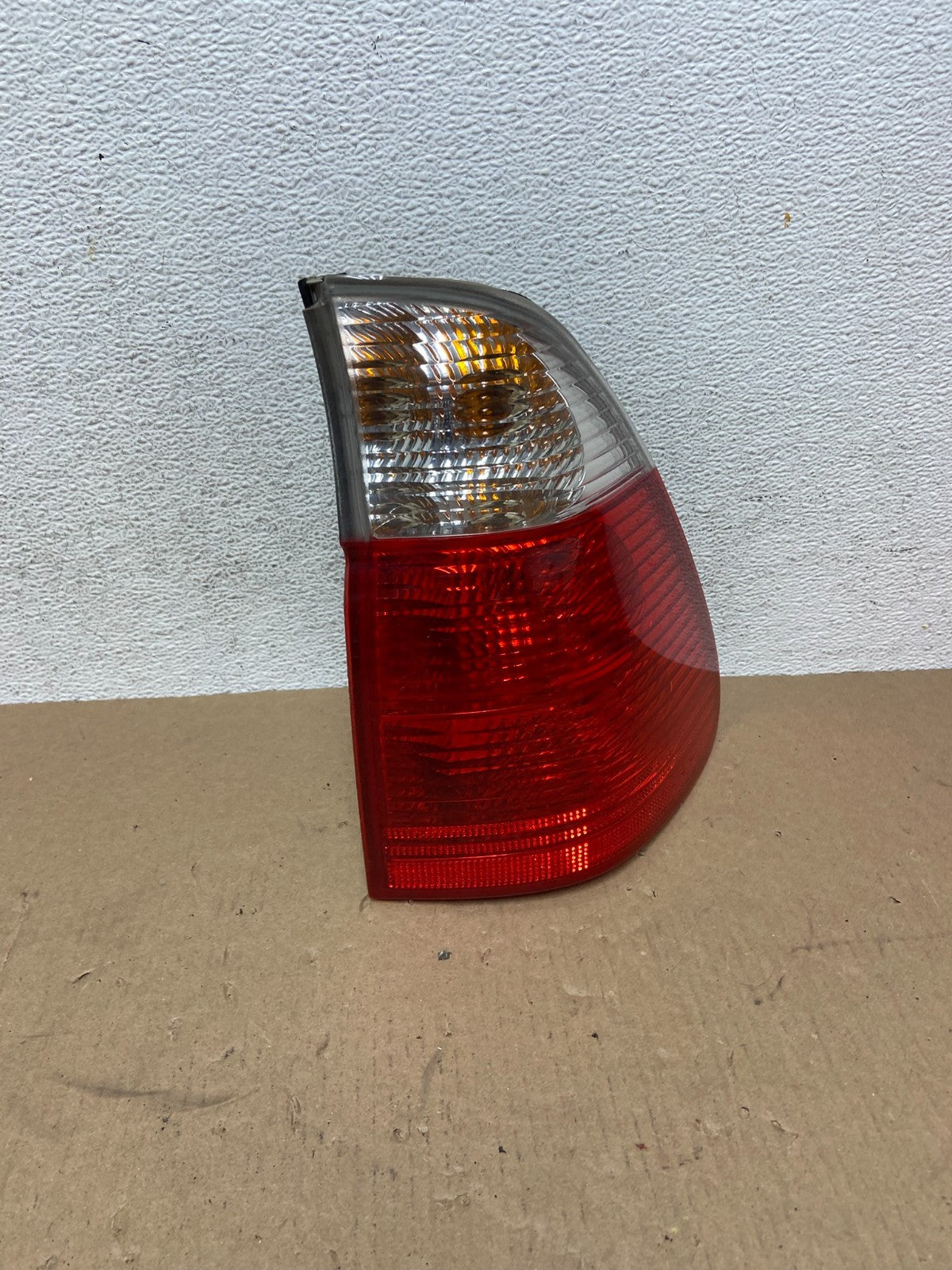 2004 2005 2006 BMW E53 X5 Right Passenger Rh Side Tail Light AD6497 DW0