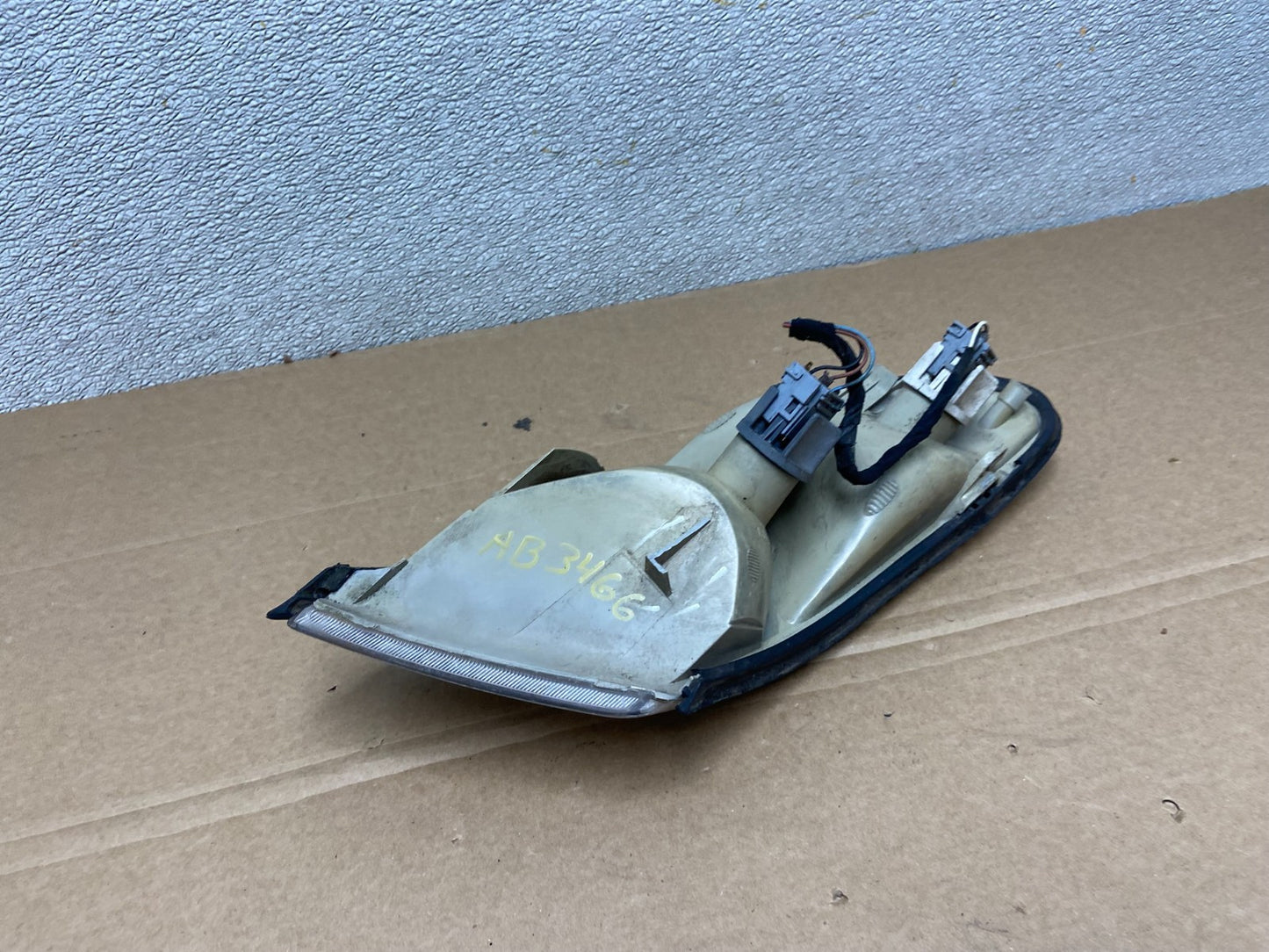 1999 to 2003 Saab 9-3 Front Left Driver LH Side Turn Signal AB3466 DG8