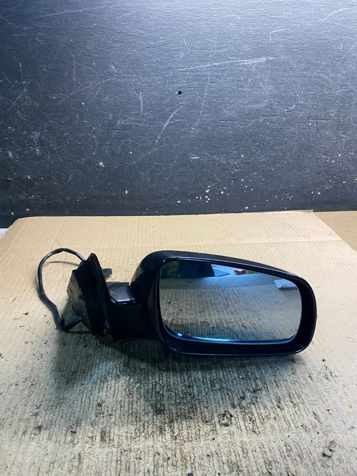 2001-2005 Volkswagen Passat Right Passenger  View Door Mirror z2496DG6