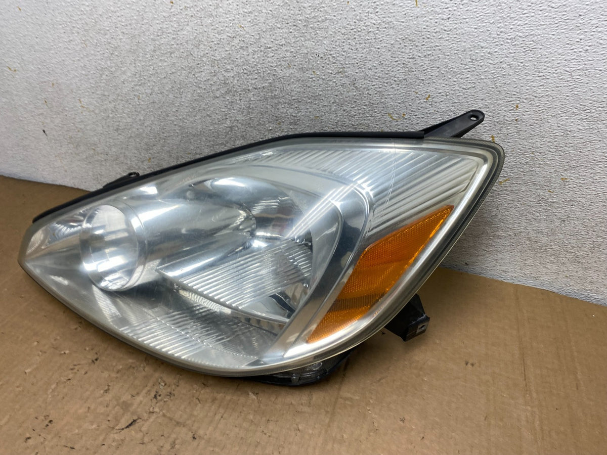 2004-2005 Toyota Sienna Left Driver LH Side Halogen Headlight AI9037 DW1