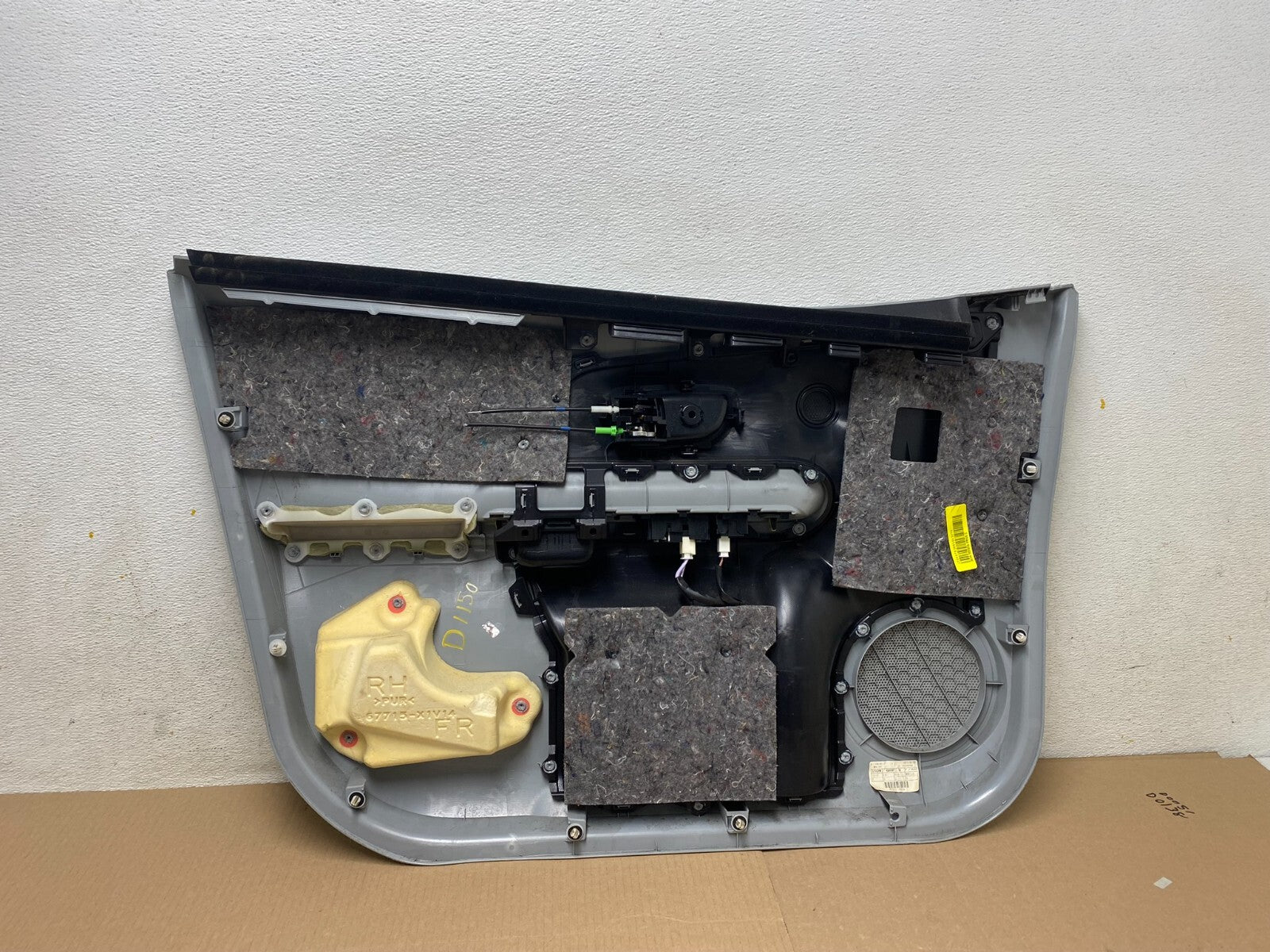 2012 2013 2014 Toyota Prius C Front Right Passenger Interior Door Panel D1150 DG6