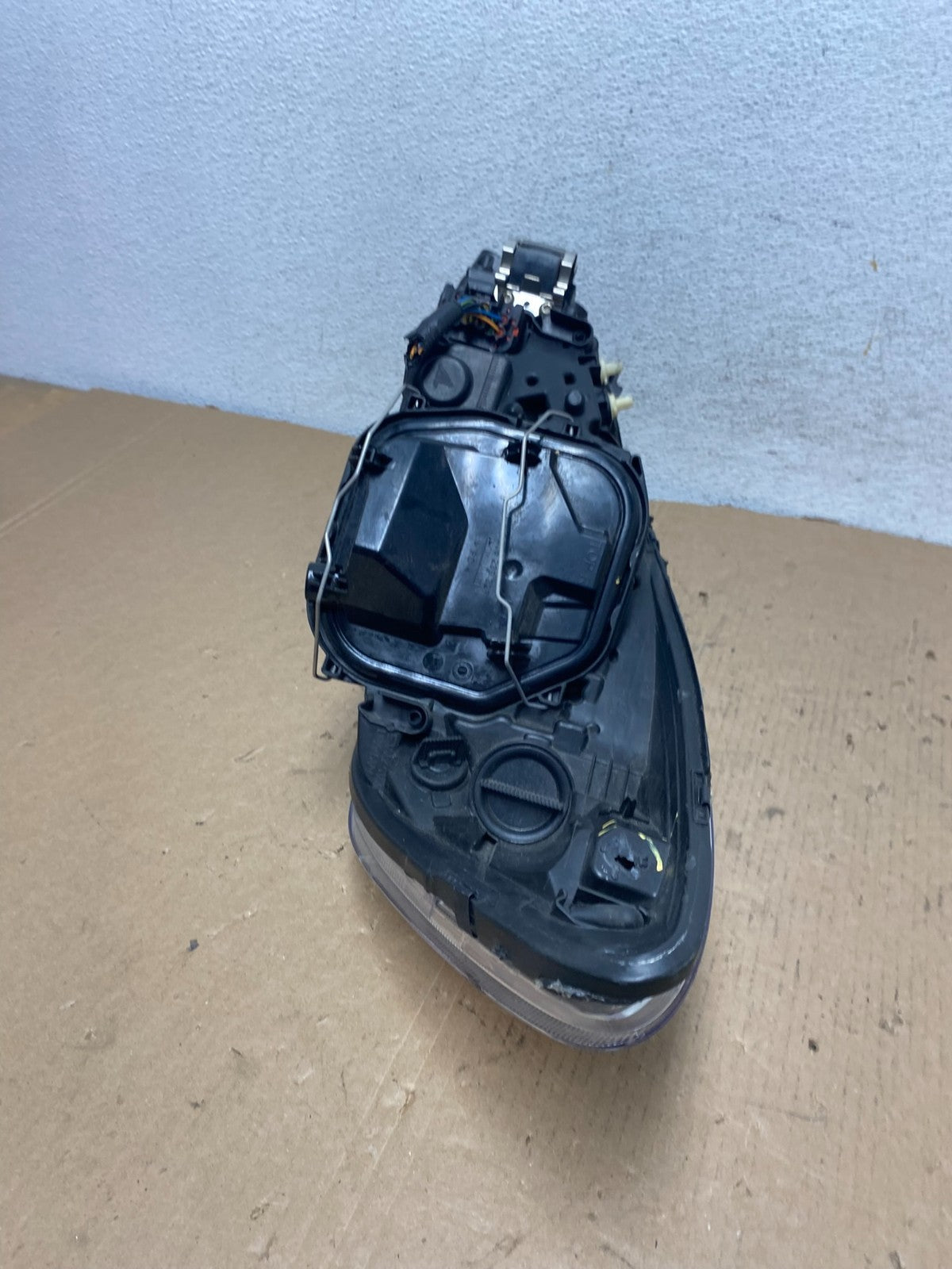 2011-2013 Volvo C30 Right Passenger RH Side Halogen Headlight AD8030 DG7