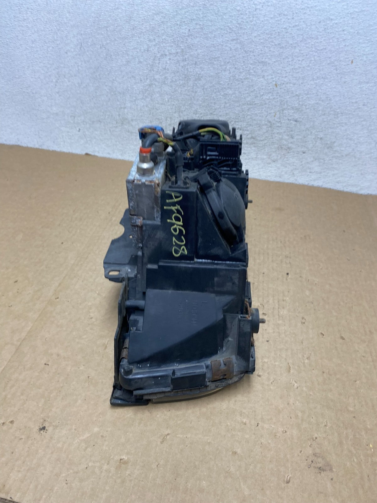 1999-2001 BMW 7 Series E38 740i Xenon Left Driver LH Headlight AF9628 DW8