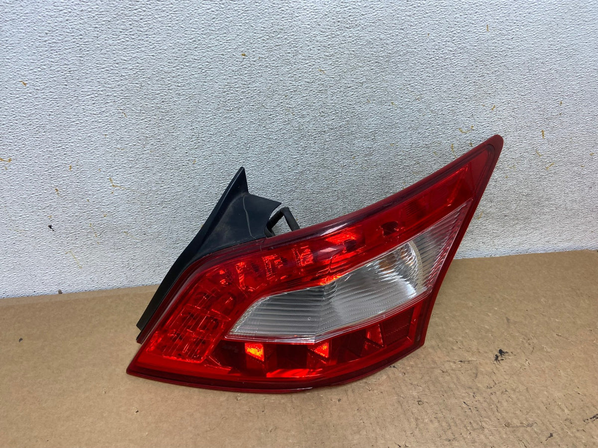 2009 2010 2011 Nissan Maxima Right Passenger RH Side Tail light AI3516 LK0