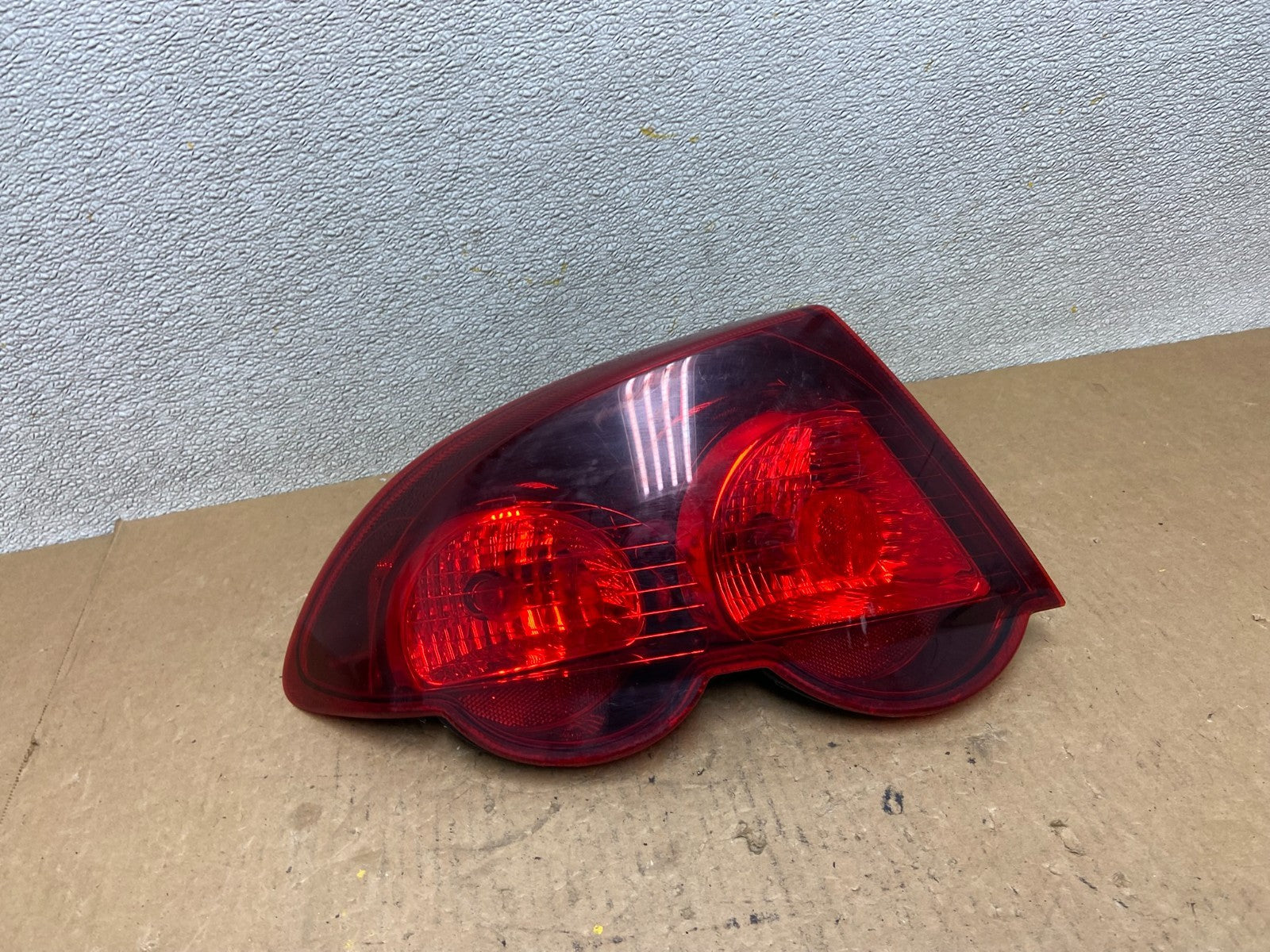 2001 to 2006 Dodge Stratus Sedan Left Driver Lh Side Tail Light Oem z7809 DG0