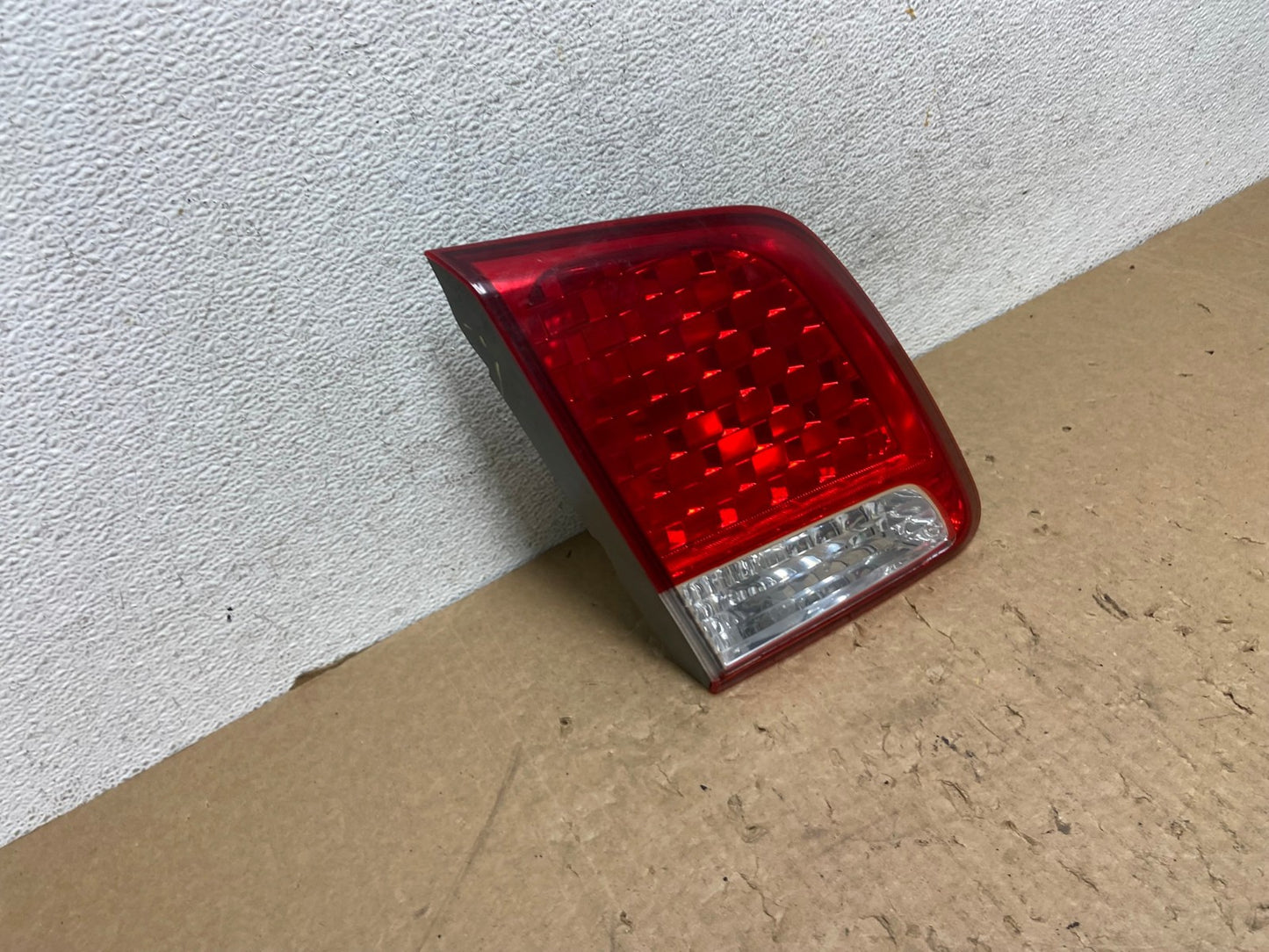 2011 2012 2013 Kia Sorento Left Driver Lh Inner Tail Light AG1343 LK2