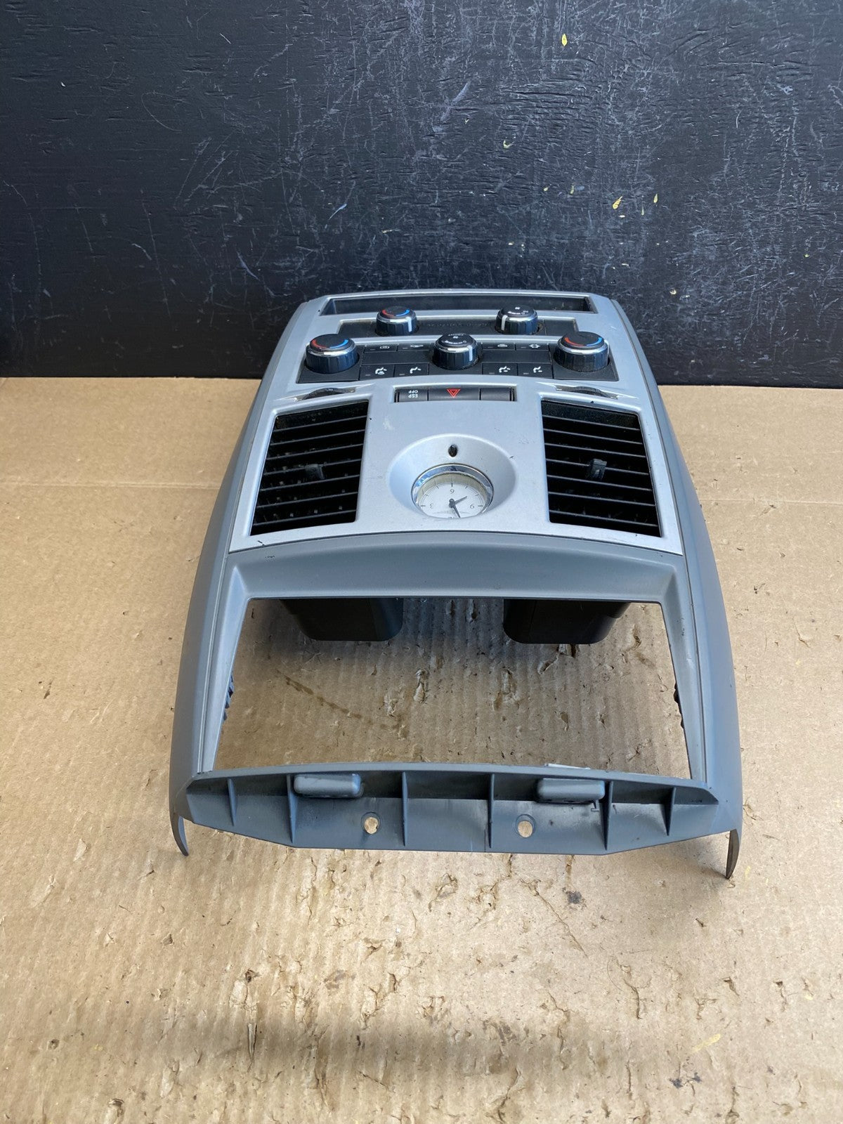 2008-2010 Chrysler Town Country Climate Control Panel Center Dash Trim AC9081 DG3