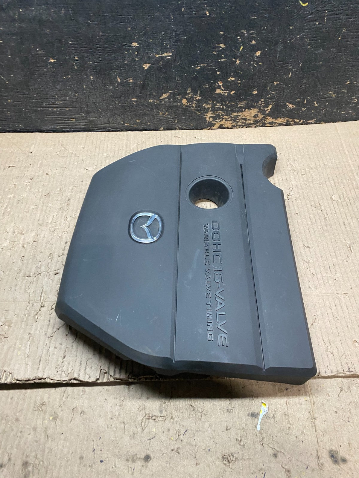 2004 to 2008 Mazda 3 DOHC 16 VALVE Engine Shield Top Cover Oem x8178 DG2