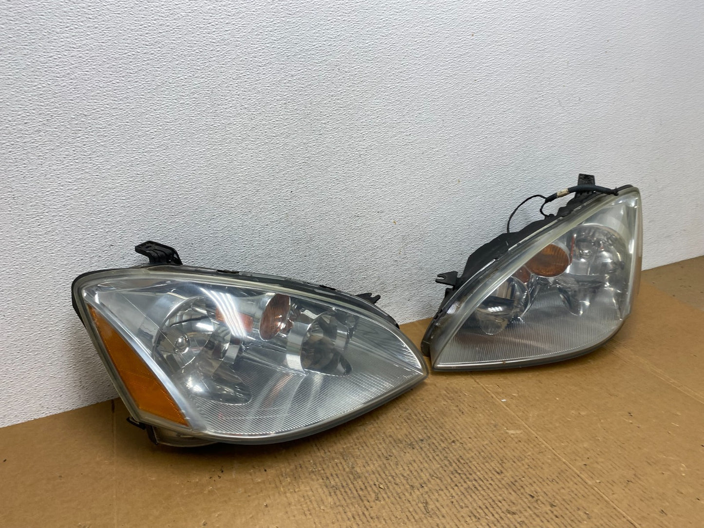 2002 to 2004 Nissan Altima Left+Right Side Set Halogen Headlights AE1146 DW2