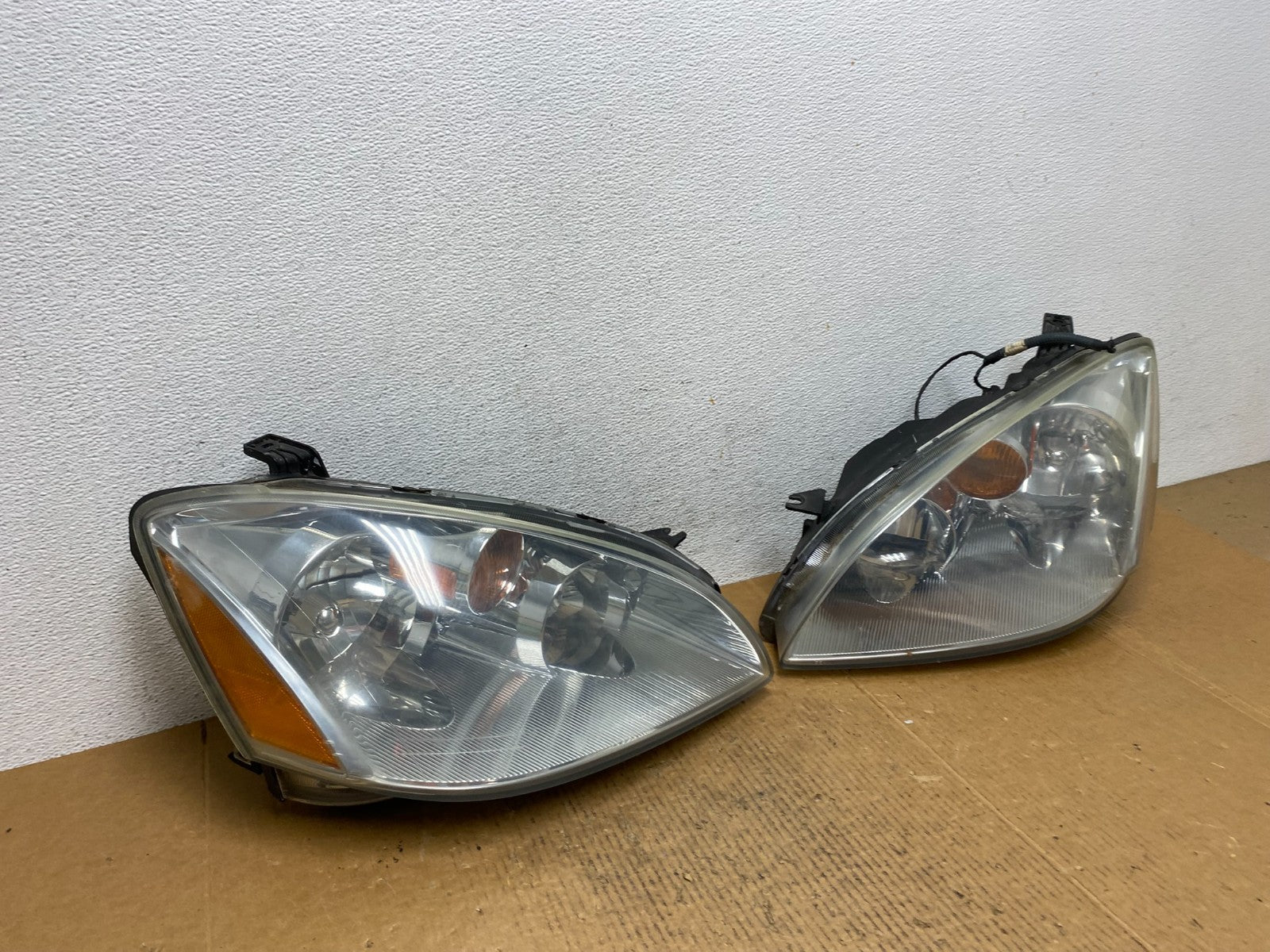 2002 to 2004 Nissan Altima Left+Right Side Set Halogen Headlights AE1146 DW2