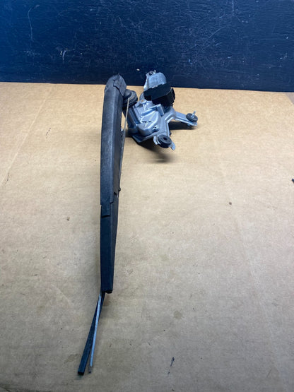 2004 to 2009 Lexus Rx350 RX330 RX400H Rear Liftgate Window Wiper Motor AD7462 DG2