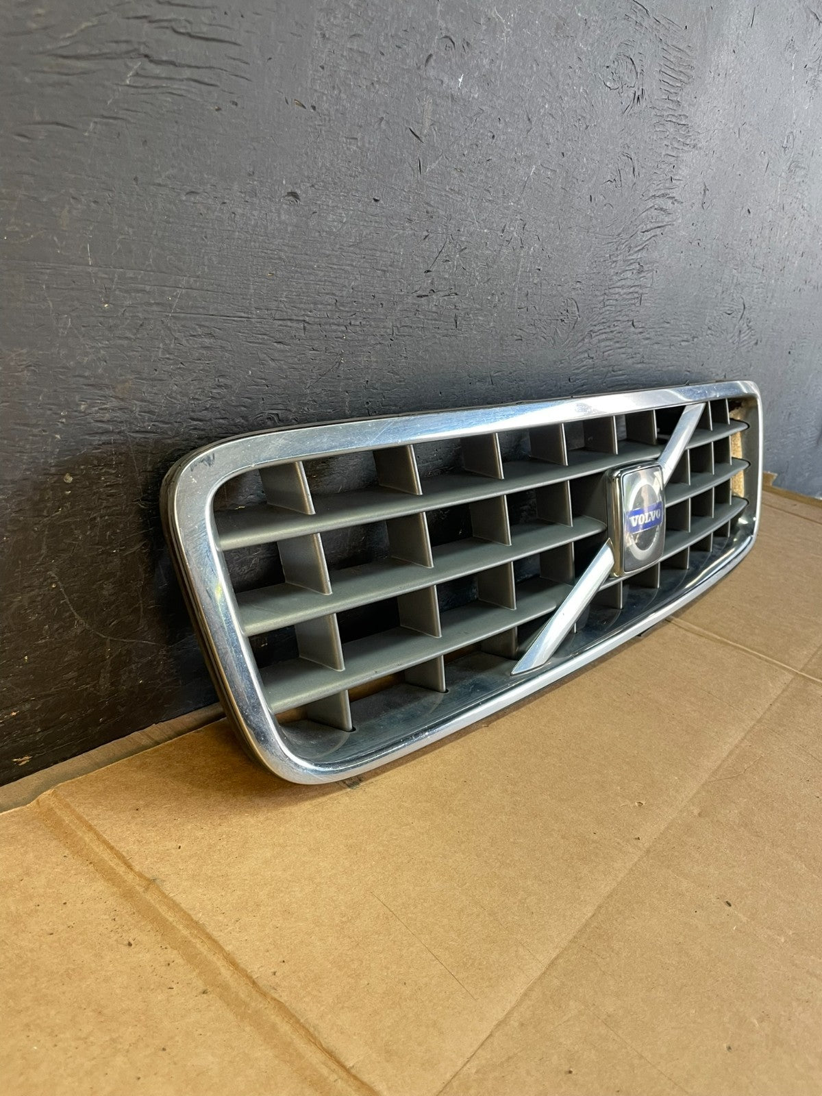 2003 to 2013 Volvo XC90 Front Upper Grill Grille AE0859 DG2