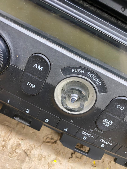 2005 to 2010 Honda Odyssey Am Fm Cd Player Radio Receiver V7252 DG2