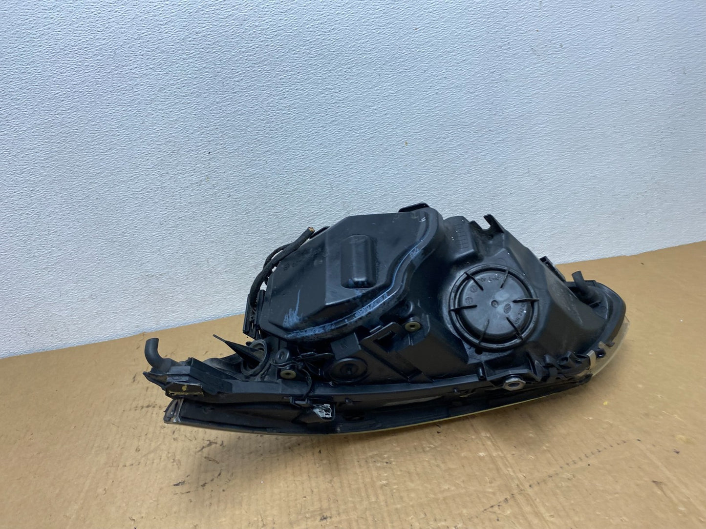 2004 to 2007 BMW 525i 5 Series Headlight Right Passenger Xenon AFS AC7731 DW7