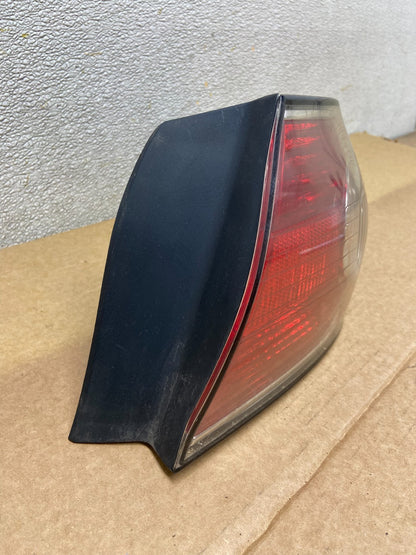 2002 to 2004 Lexus ES300 ES330 Right Passenger Side Tail Light OEM AB2565 DW2