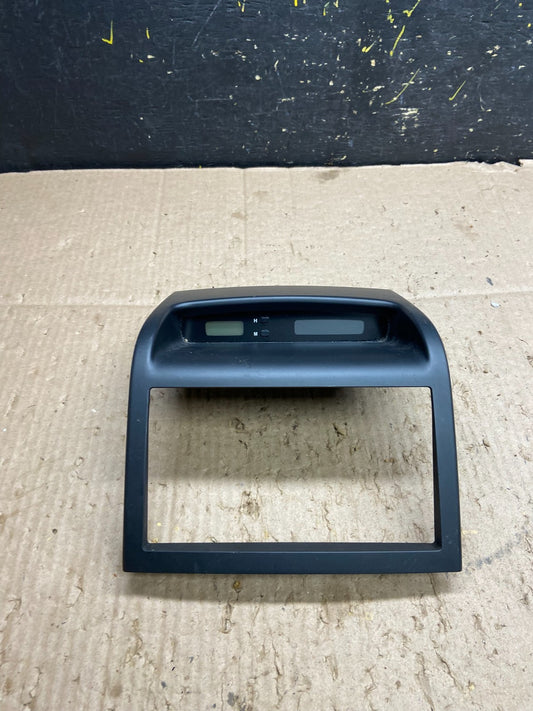 2006-2012 Hyundai Entourage Sedona Center Radio Clock Bezel Air Vent Y7928 DG0