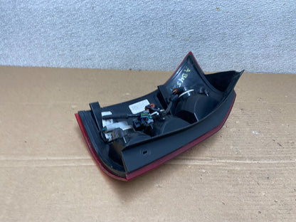 2004 to 2007 Saturn Vue Right Passenger Rh Side Tail Light Oem AB4521 LK4