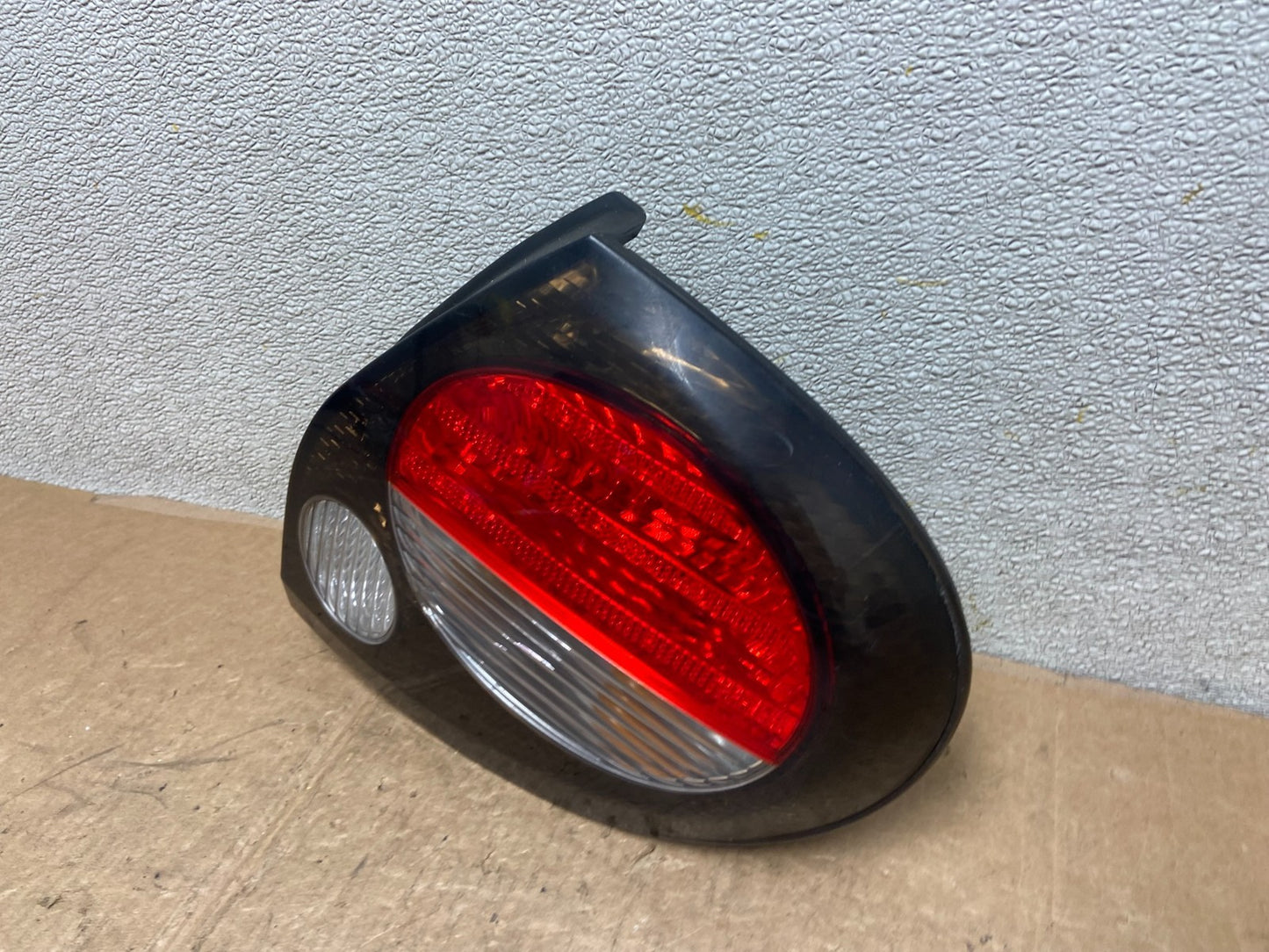 2000 to 2001 Nissan Maxima Right Passenger Rh Side Tail Light OEM AA3733 DW1