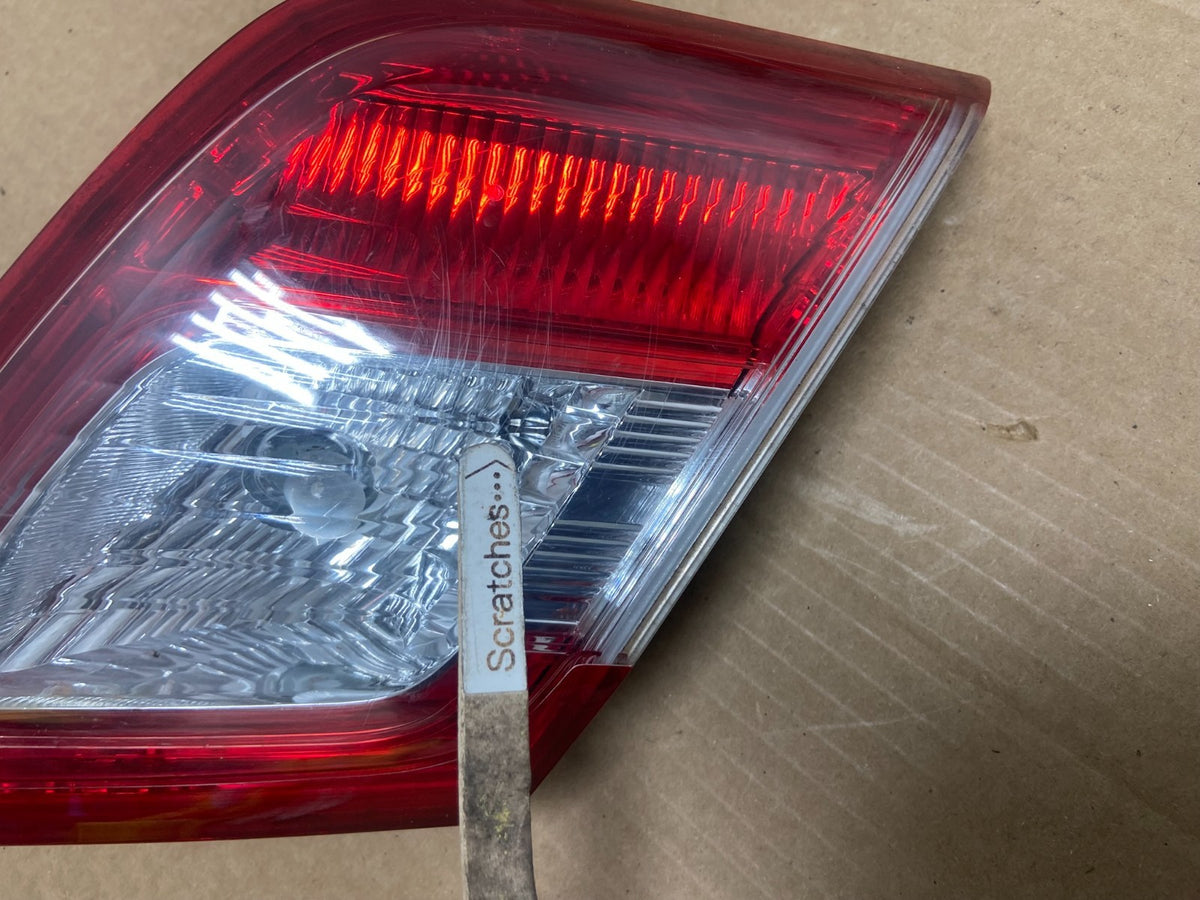 2010 - 2011 Toyota Camry Right Passenger RH Side Inner Tail Light AG1973 DW3