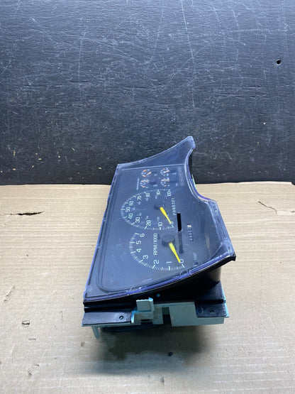 1995 to 1999 Chevrolet Silverado Suburban Cluster Gauge Speedometer AH9938 DG1