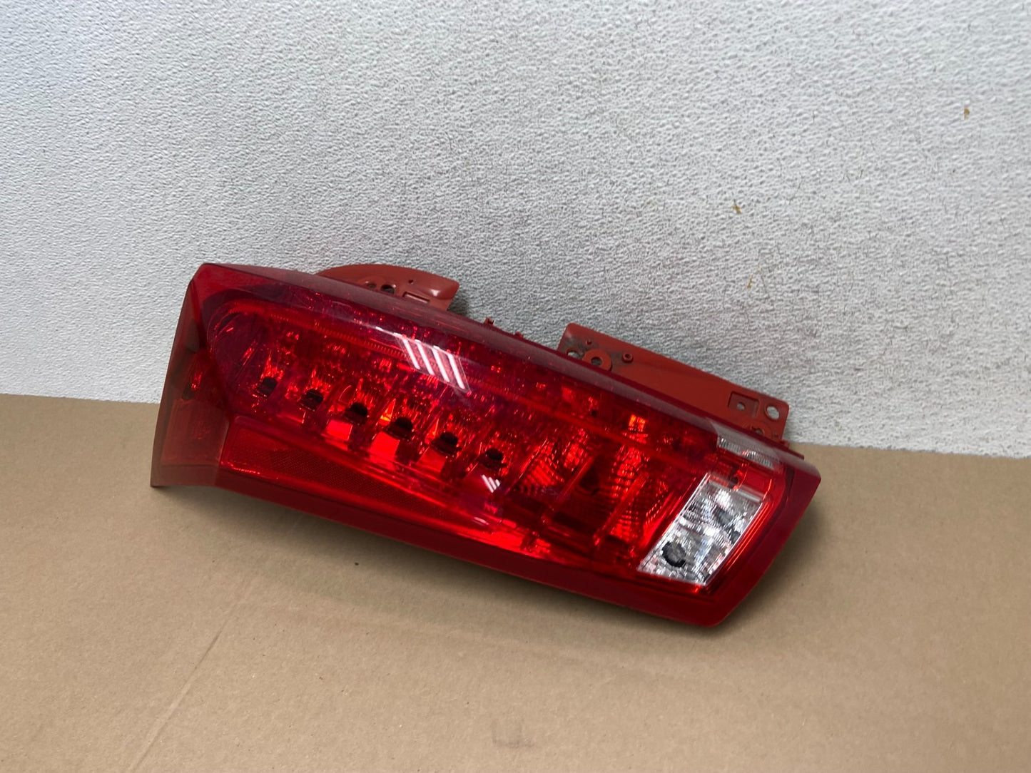 2010 to 2016 Cadillac Srx Left Driver Lh Side Tail Light AG6565 DW1