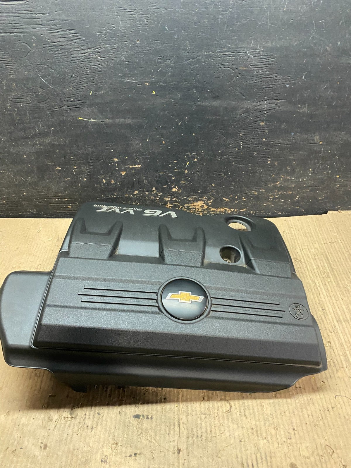 2010 to 2012 Chevrolet Equinox V6 VVT Plastic Engine Cover Shield V4198 DG0
