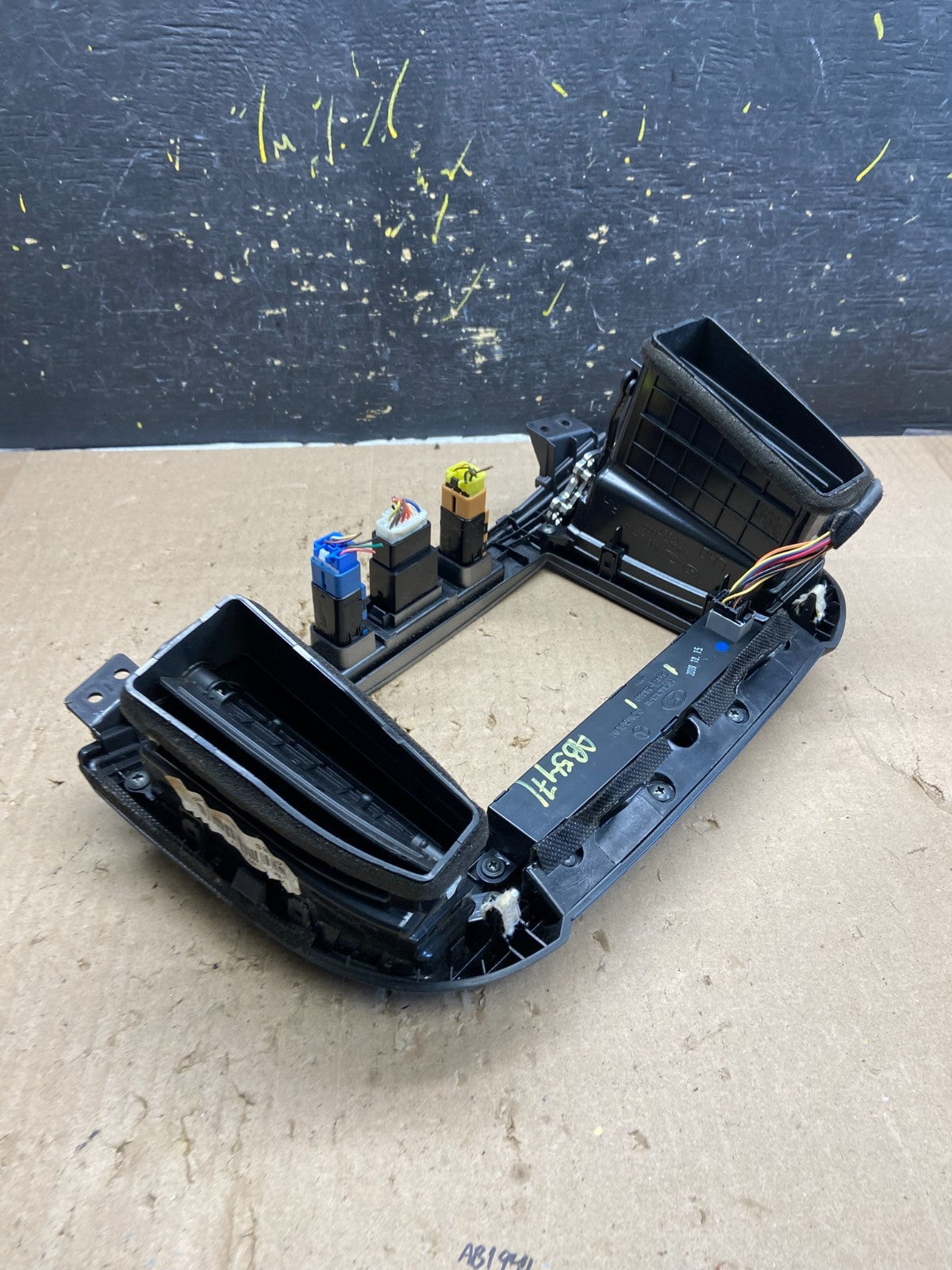 2007 to 2012 Hyundai Santa Fe Center Air Vent A/C Clock Bezel Trim OEM AB5471 DG4