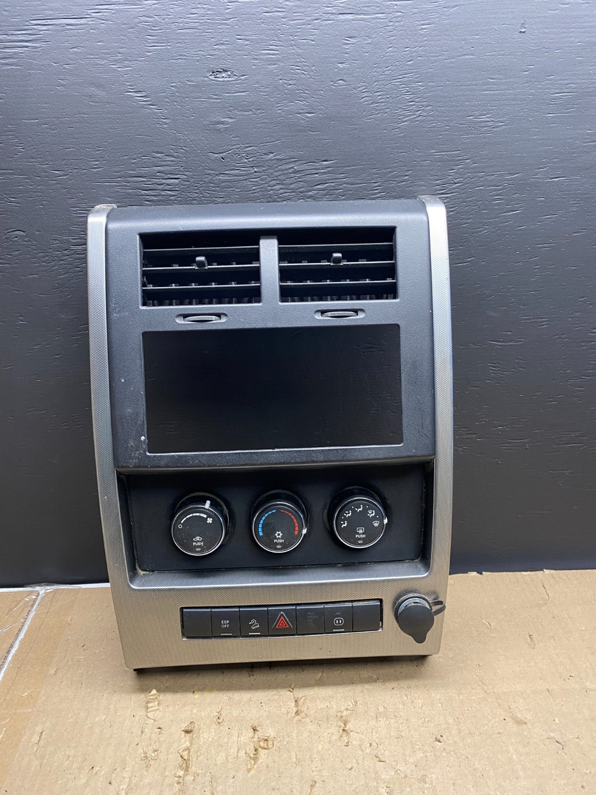 2008 to 2012 Jeep Liberty Dash Climate Temperature Control Radio Bezel ab5628 DG0