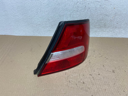 2000 to 2001 Nissan Altima Tail Light Right Passenger Rh Side AE9715 LK2