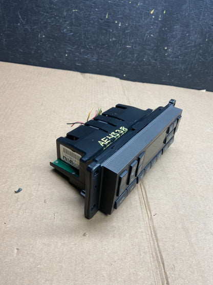 2003 to 2006 Lincoln Town Car Climate Control Panel ae4338 DG1