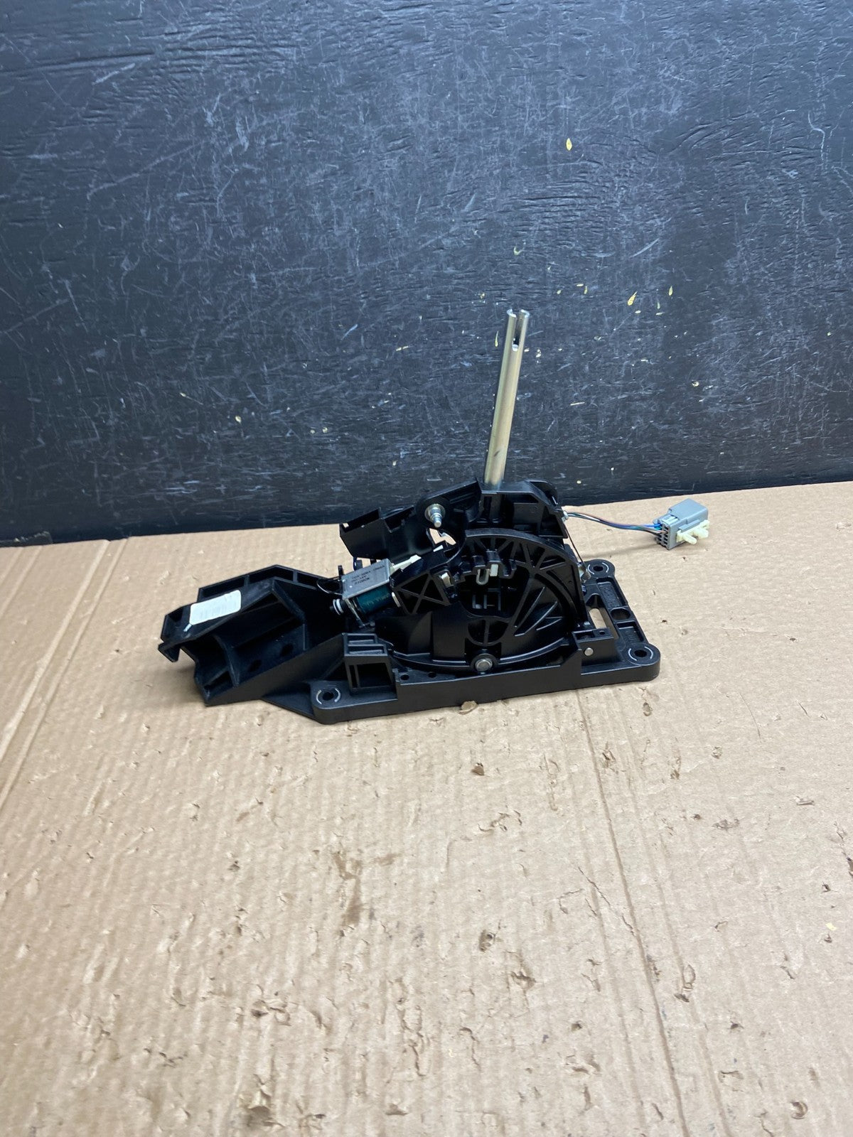 2011 to 2014 Ford Explorer Auto Transmission Floor Gear Shifter AF64111