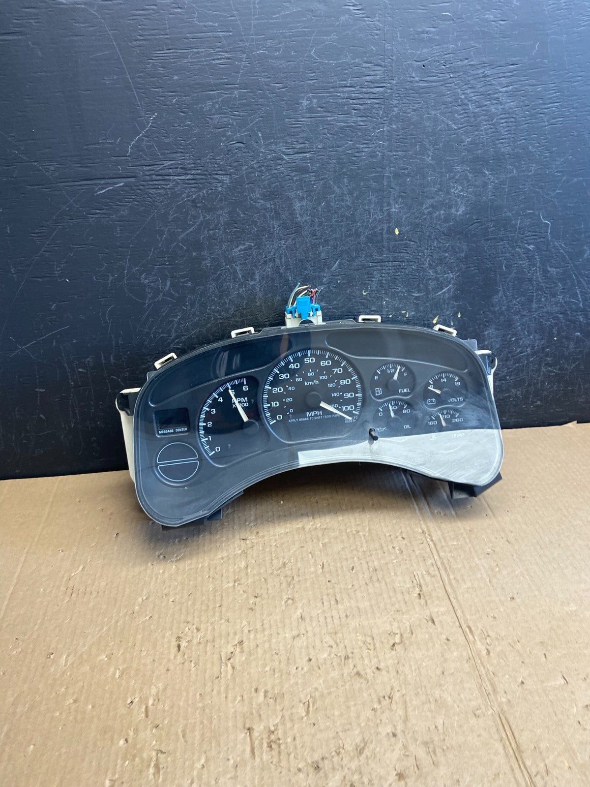 2002 GMC Yukon Speedometer Cluster Gauge AE4124 DG0