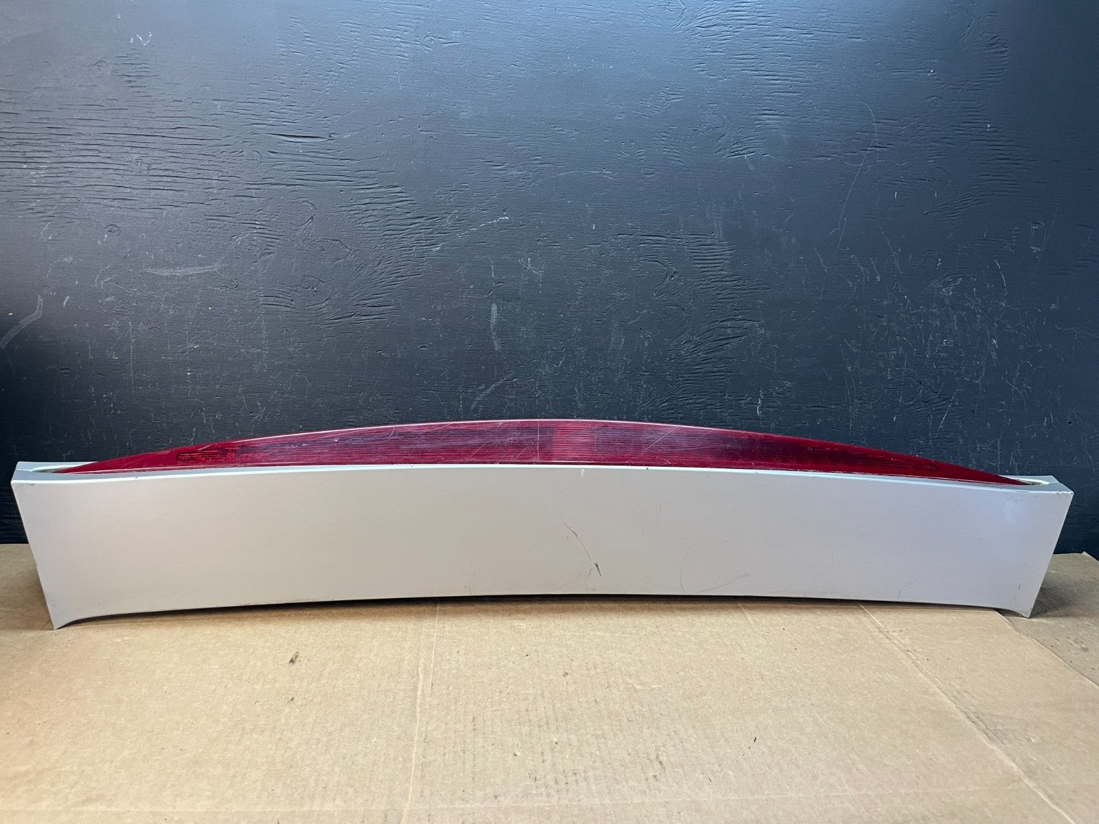 2002 - 2006 Cadillac Escalade Rear Upper Spoiler 3rd Third Brake Light AC5049 DG0