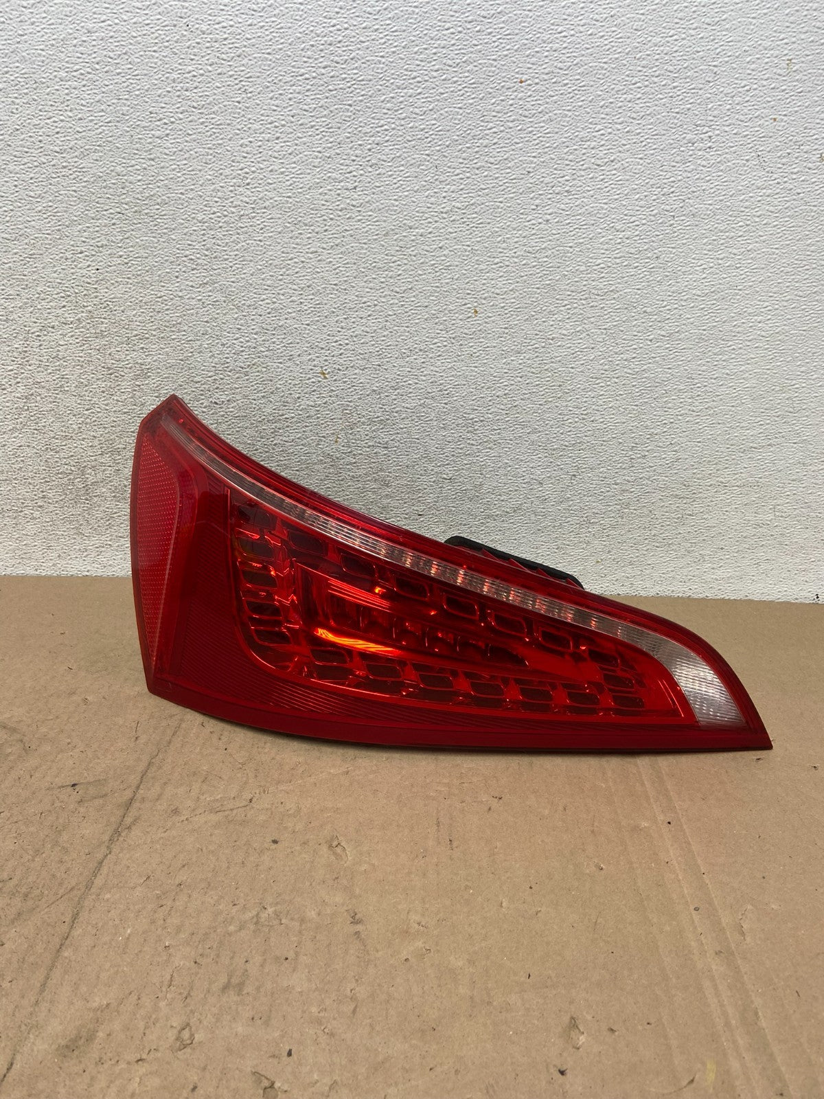 2009 to 2012 Audi Q5 Left Driver LH Side Tail light AG4711 GD0