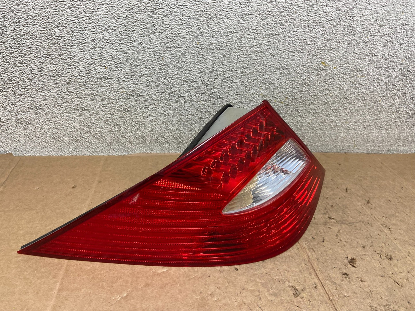 2006-2008 Mercedes w209 CLS CLS550 CLS55 Left Driver LH Side Tail Light AA39702