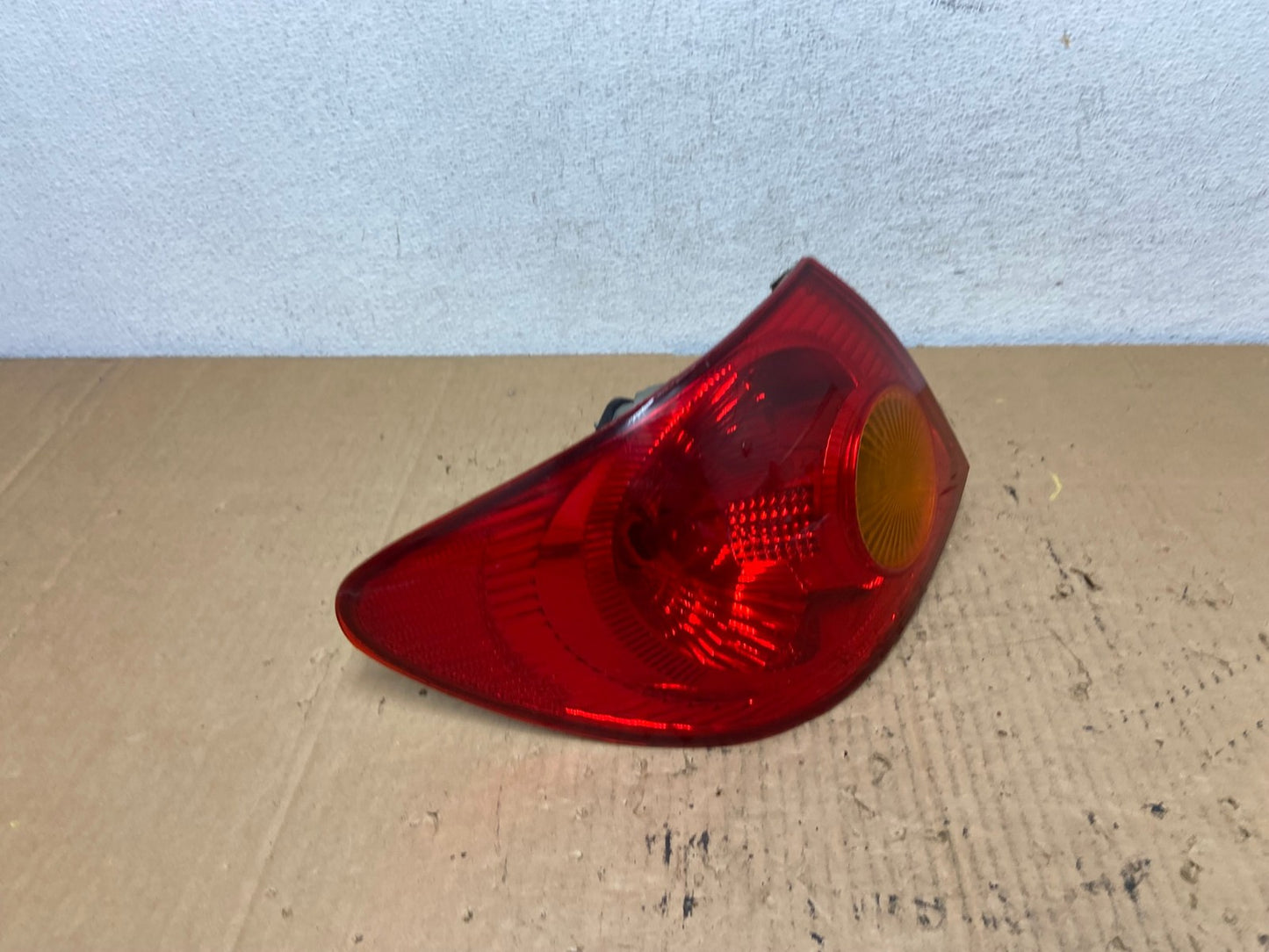 2003 to 2005 Toyota Corolla Left Driver Lh Side Tail Light AD2362 LK2