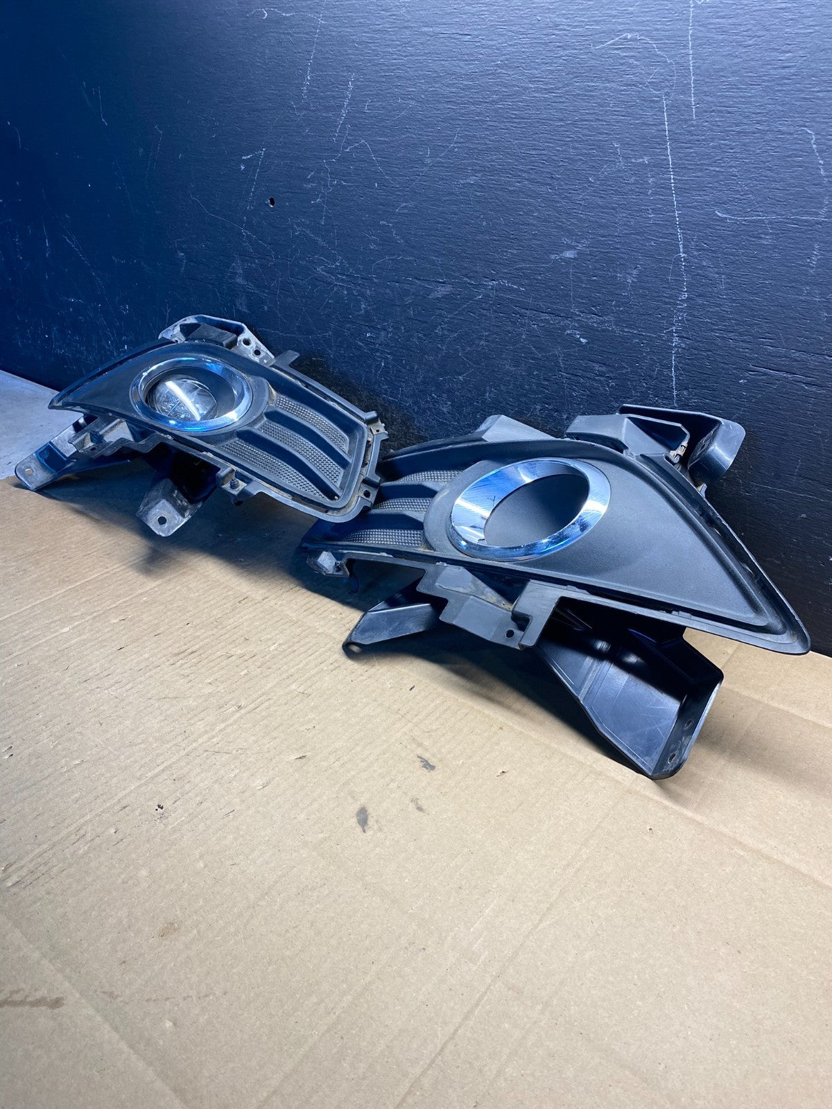 2013-2016 Ford Fusion Front Bumper Left+Right Set Fog Light Bezel Trim AD5046 DG1