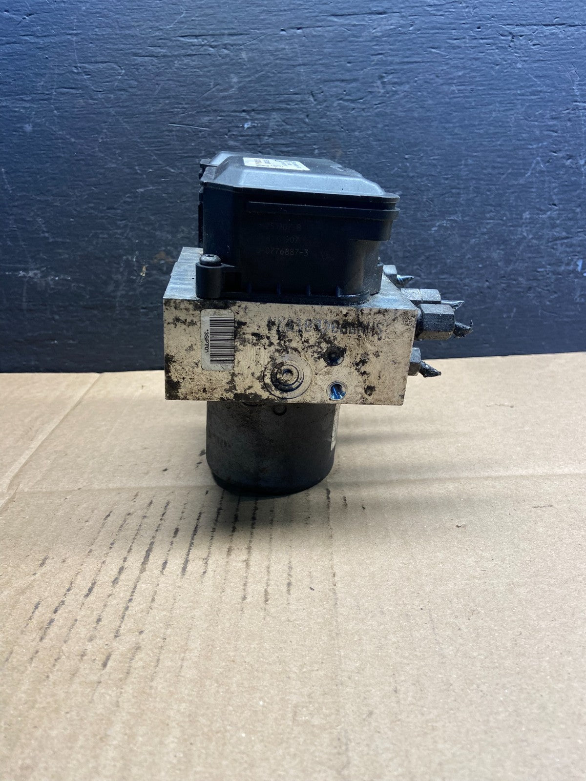 2011 - 2014 Ford E250 E350 Van ABS Anti Lock Brake Pump Module AD1782 DG2