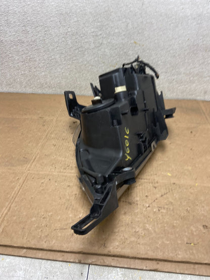 2002-2005 Mercedes ML ML350 ML500 Right Passenger RH Halogen Headlight Y6016 DW9