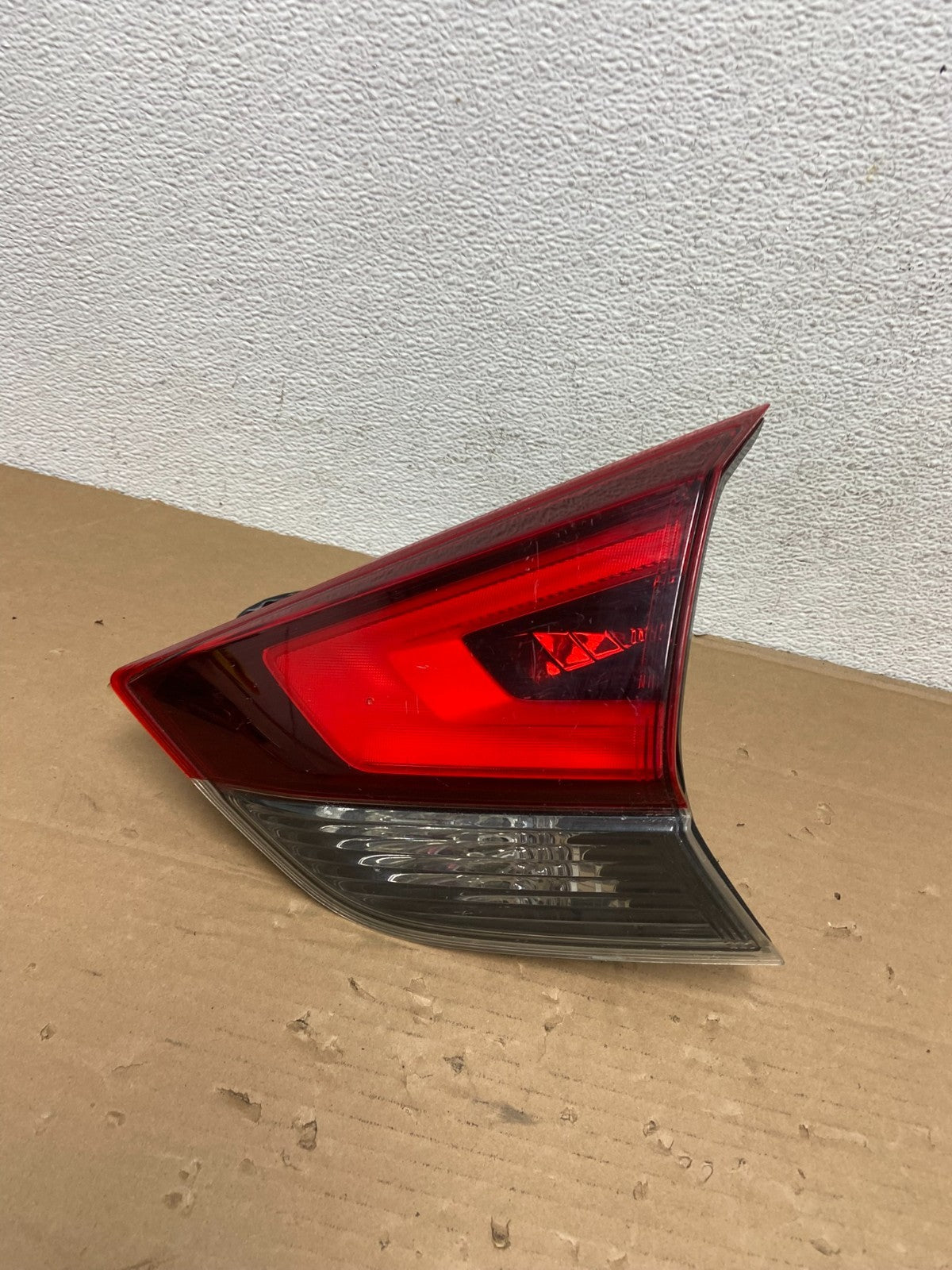 2017 - 2020 Nissan Rogue Inner Right Passenger RH Side Tail Light AD4199 DW0